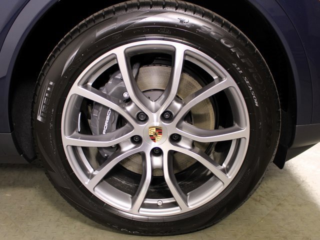 New 2025 Porsche Cayenne Coupe image 12