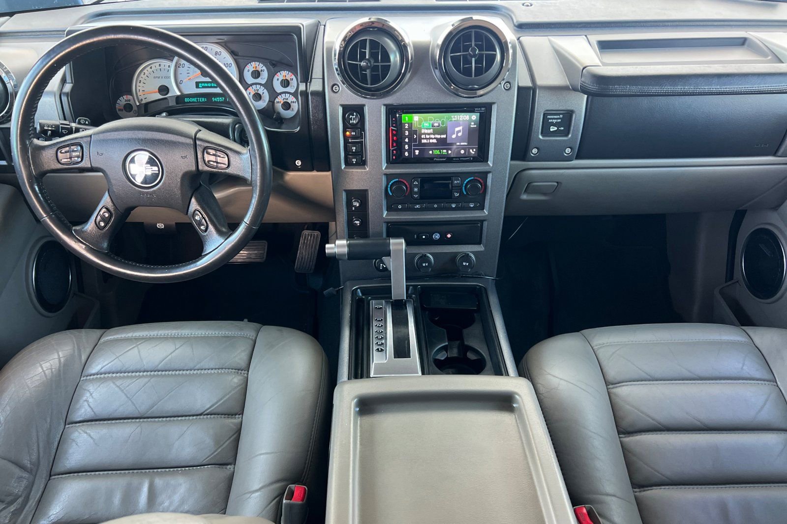 Used 2004 HUMMER H2 w/ Preferred Equipment Group image 13