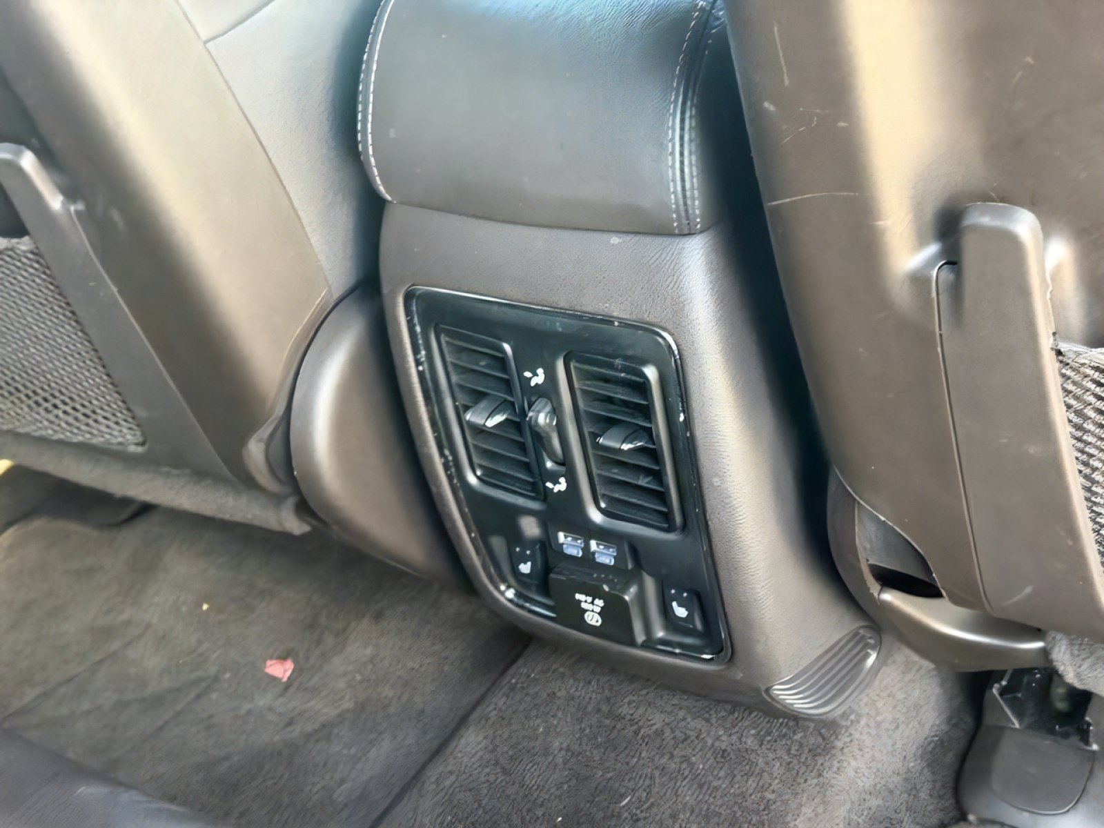 Used 2019 Jeep Grand Cherokee Overland AWD/4WD image 13