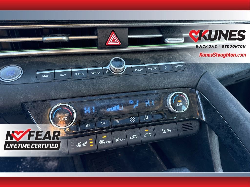 Used 2023 Hyundai Elantra Limited image 29