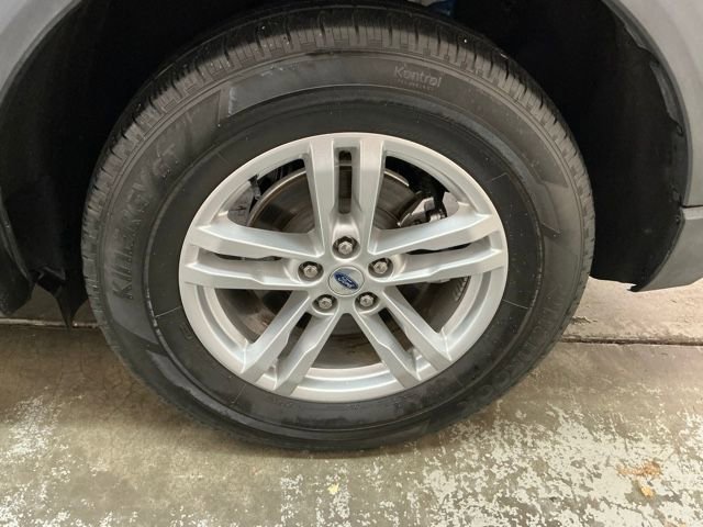 Used 2023 Ford Explorer XLT w/ Equipment Group 202A image 11