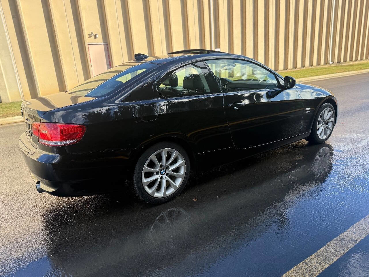 Used 2010 BMW 335i xDrive Coupe image 12