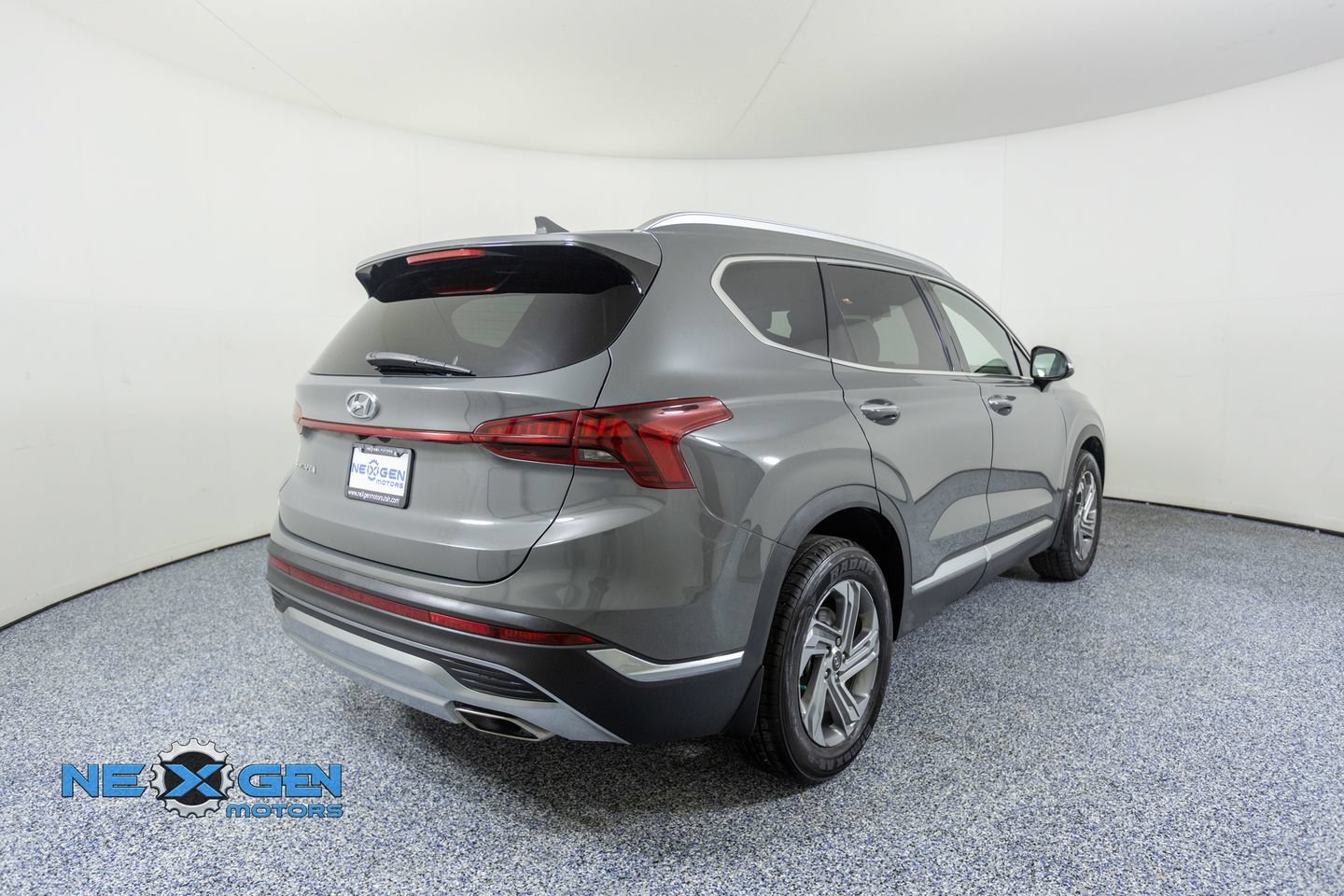 Used 2022 Hyundai Santa Fe SEL w/ Convenience Package FWD image 7