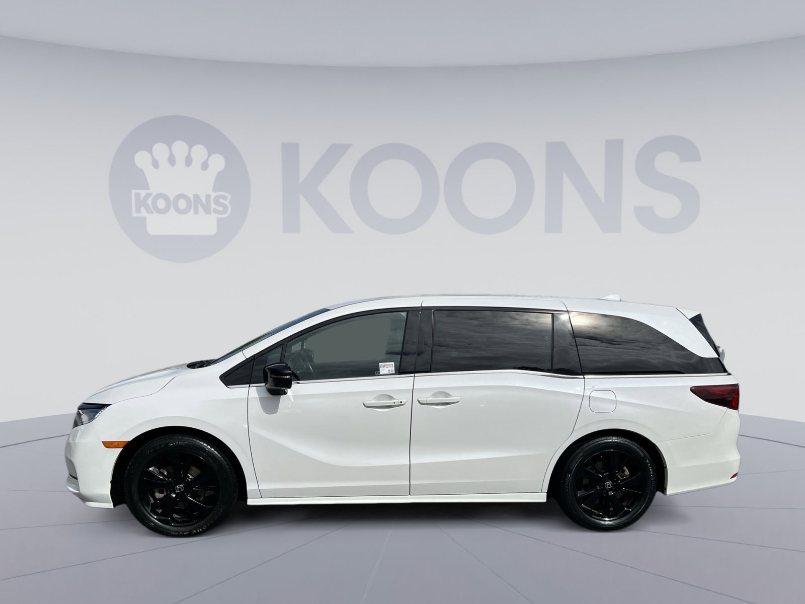 Used 2023 Honda Odyssey Sport image 2