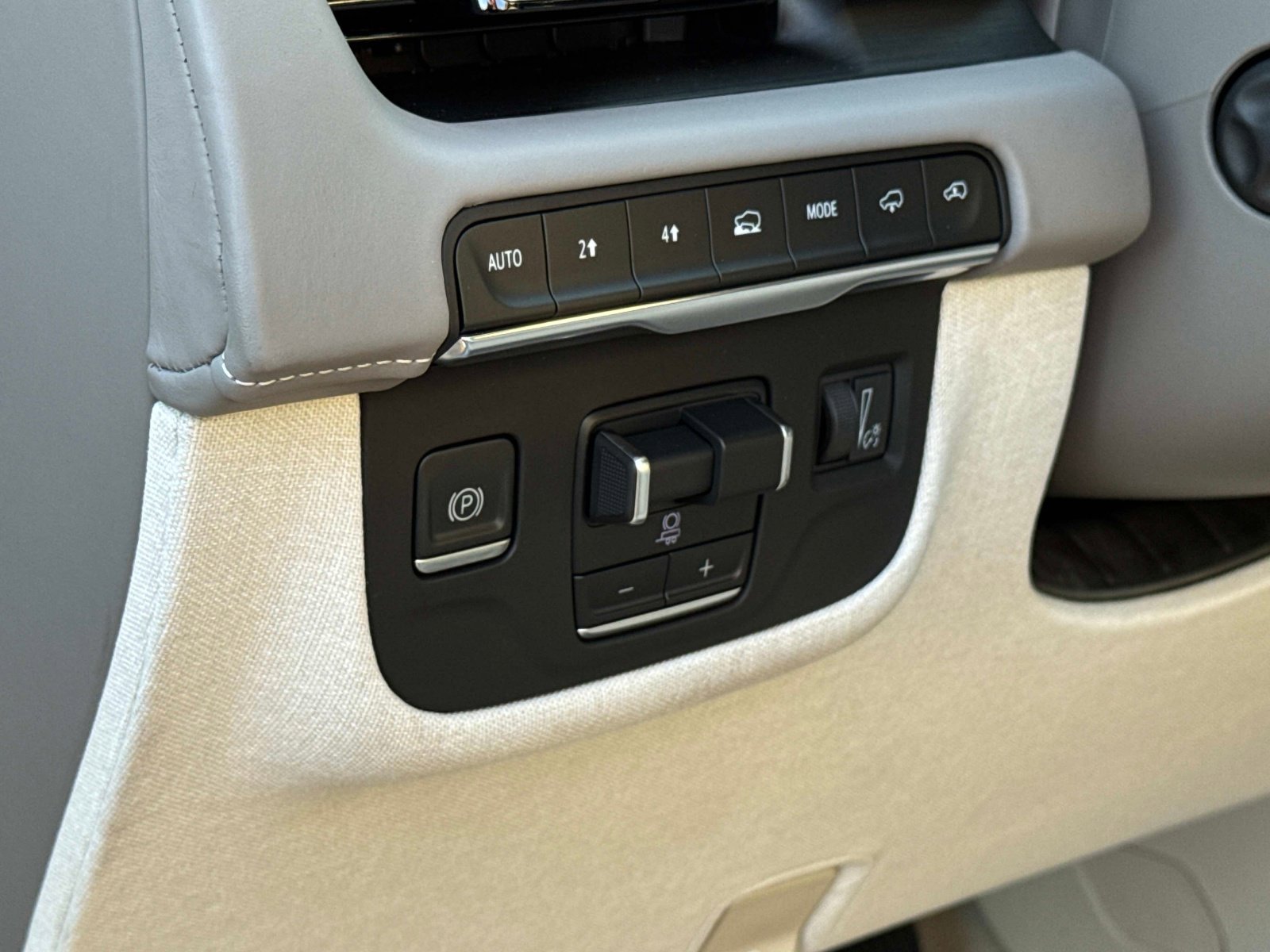 Used 2023 Cadillac Escalade Sport Platinum image 12