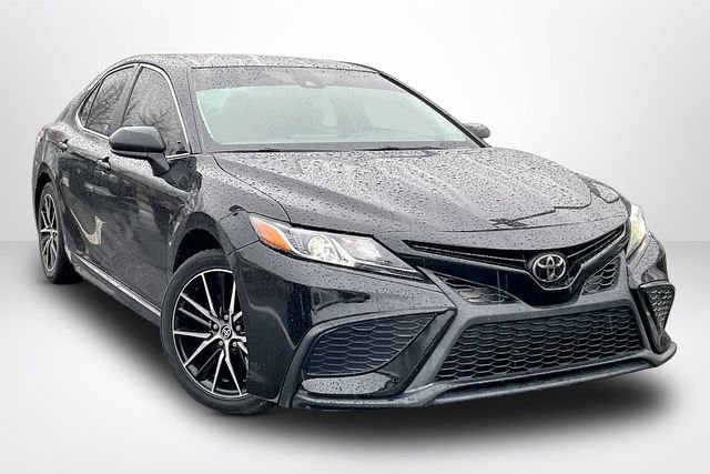 Used 2021 Toyota Camry SE FWD image 1