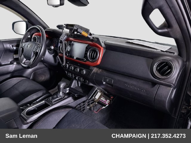 Used 2020 Toyota Tacoma TRD Off-Road AWD/4WD image 26