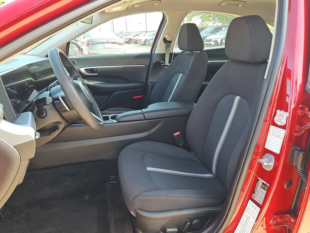 Used 2025 Hyundai Sonata SEL FWD image 25