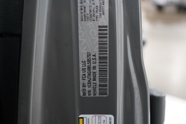 Used 2021 Jeep Gladiator Willys image 35