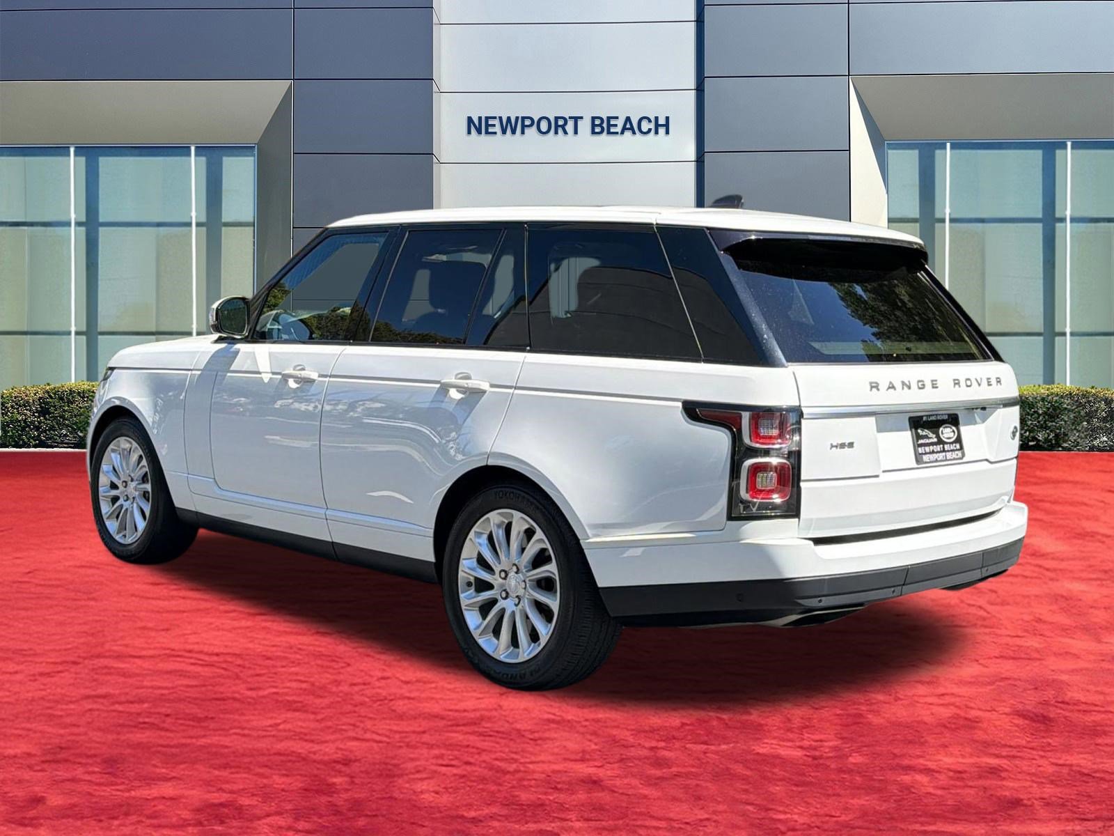 Used 2018 Land Rover Range Rover HSE image 3
