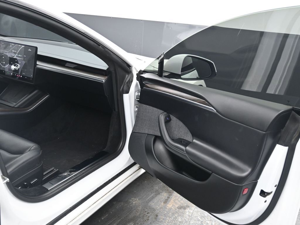 Used 2021 Tesla Model S Plaid image 16