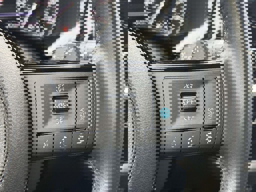 Used 2022 Nissan Pathfinder SV image 24