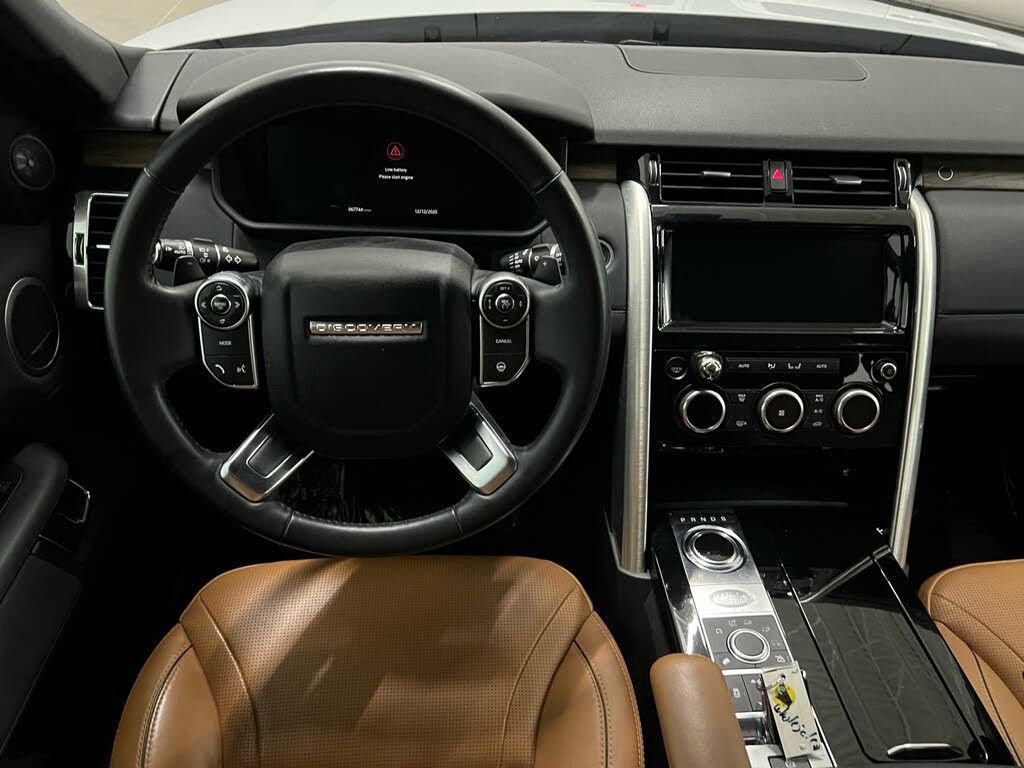 Used 2018 Land Rover Discovery HSE image 18