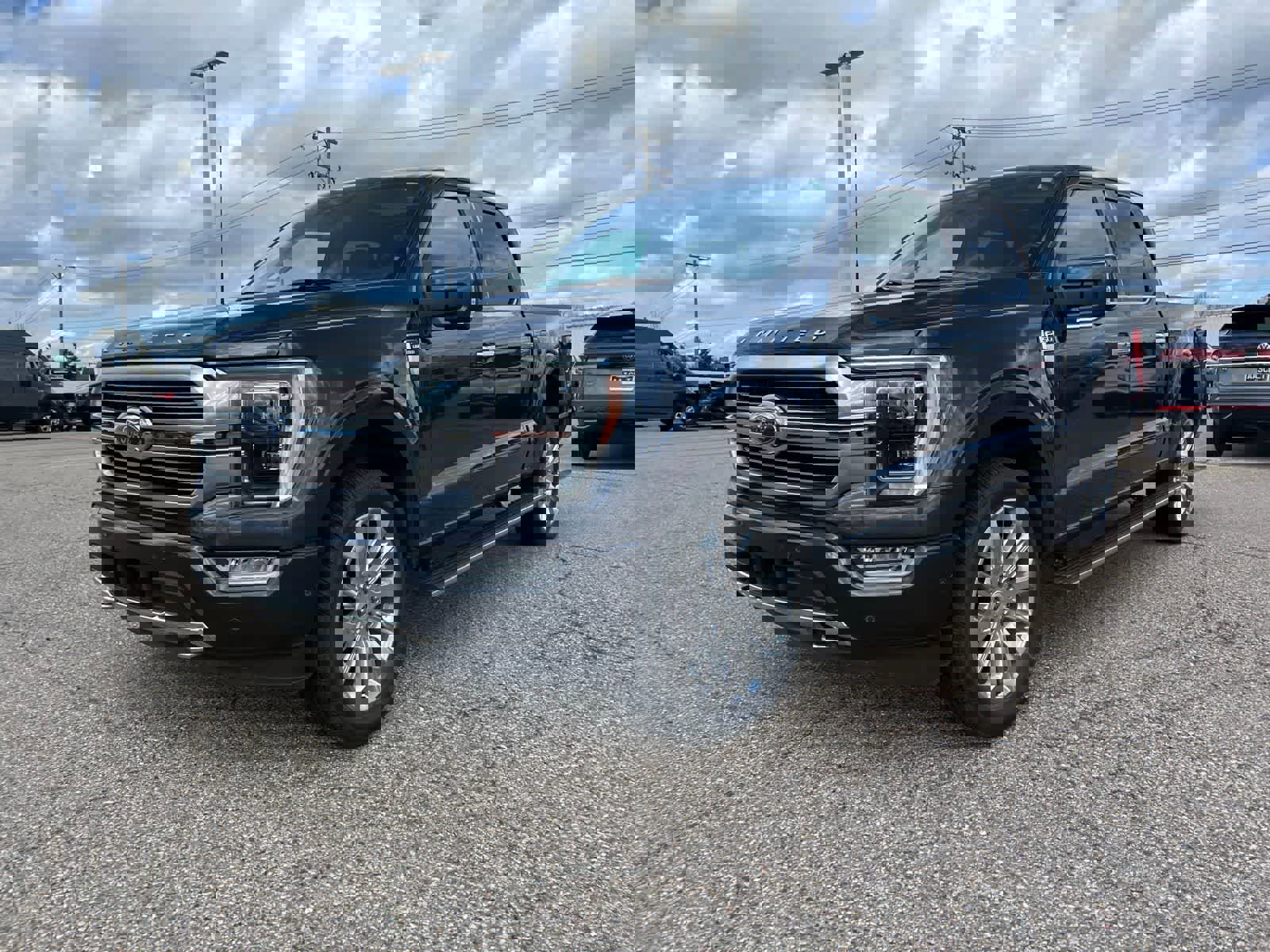 Used 2022 Ford F150 Limited image 2