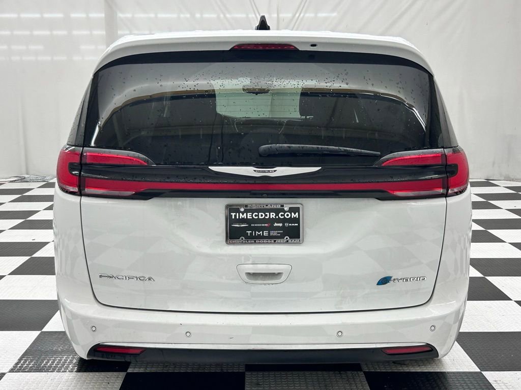 Used 2024 Chrysler Pacifica Select image 7