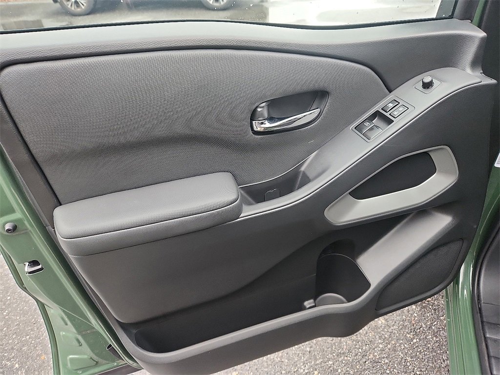 Certified 2024 Nissan Frontier SV image 13