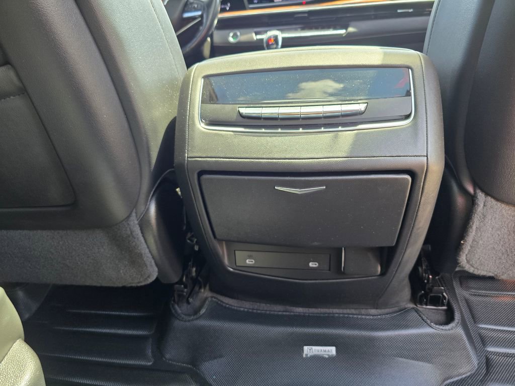 Used 2022 Cadillac Escalade ESV Premium Luxury image 40