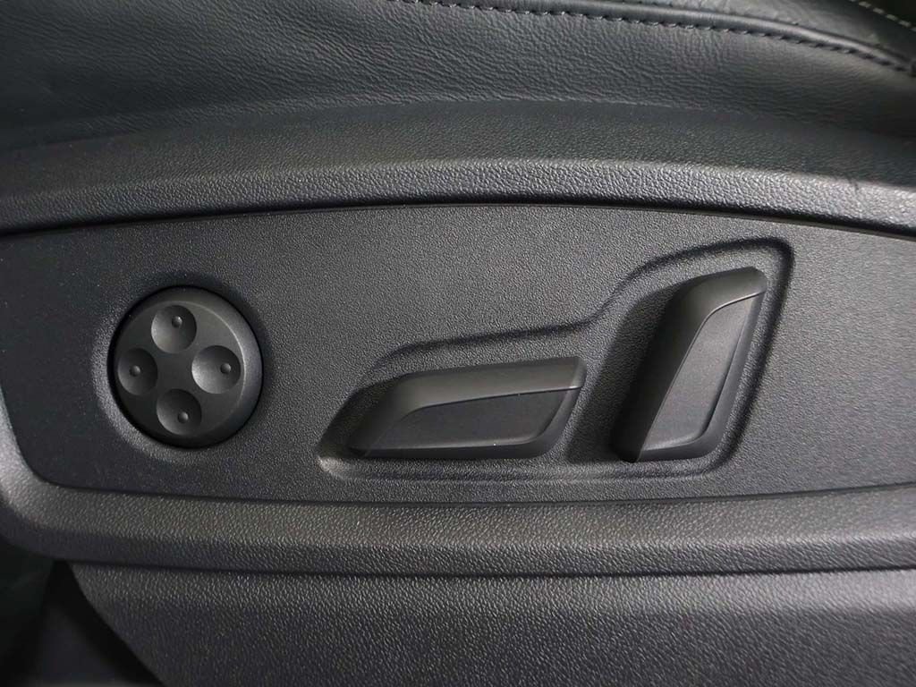 Used 2023 Audi Q5 2.0T Premium Plus w/ Premium Plus Package AWD/4WD image 35