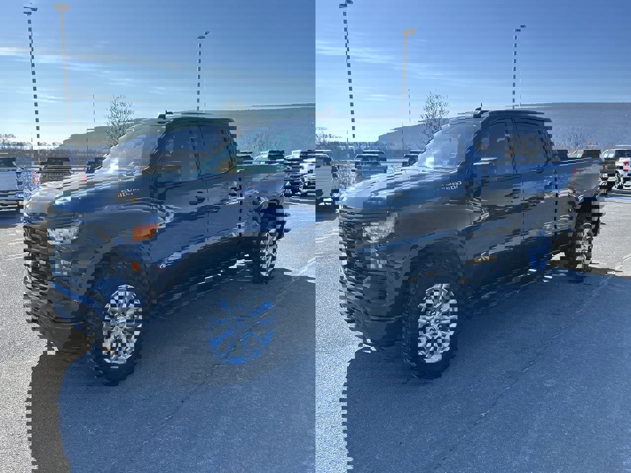 Used 2023 Chevrolet Silverado 1500 Custom image 3