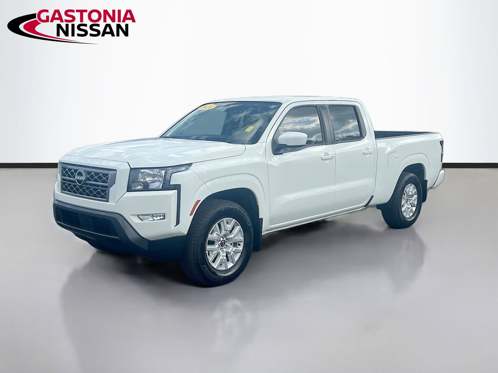 Used 2024 Nissan Frontier SV w/ Technology Package image 3