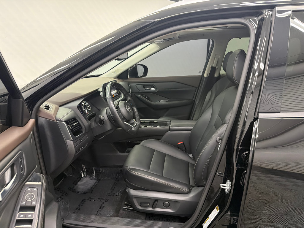 Used 2023 Nissan Rogue SL w/ SL Premium Package FWD image 9