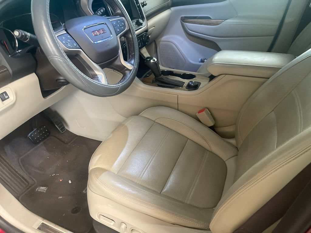 Used 2019 GMC Acadia Denali w/ Technology Package FWD image 7