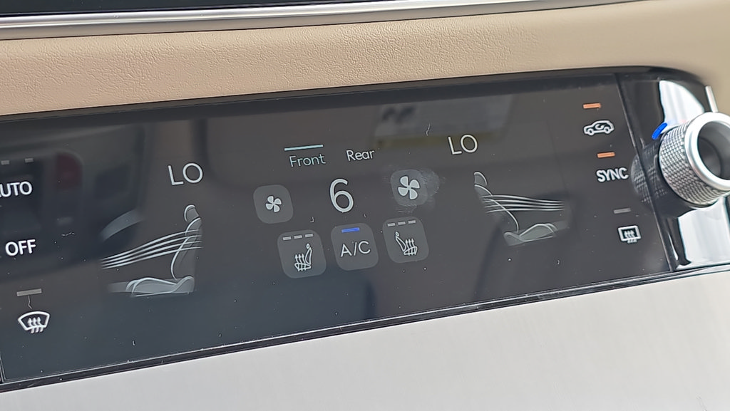 New 2026 Genesis GV70 2.5T Select AWD/4WD image 24