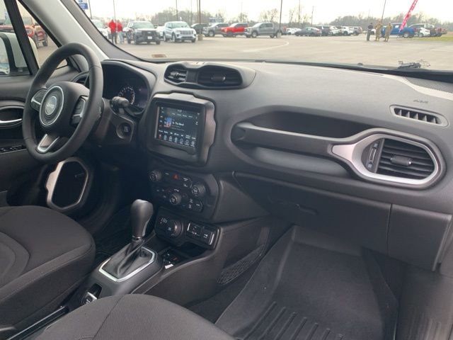 Used 2021 Jeep Renegade Latitude w/ Sun & Sound Group image 15