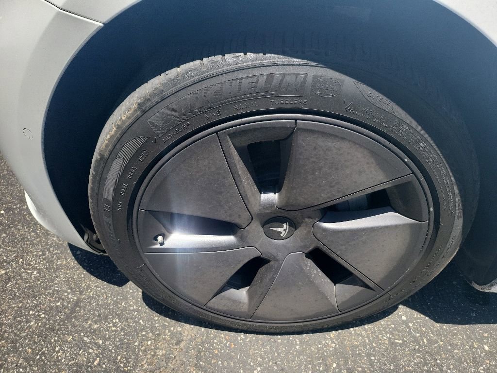 Used 2018 Tesla Model 3 Long Range RWD image 8