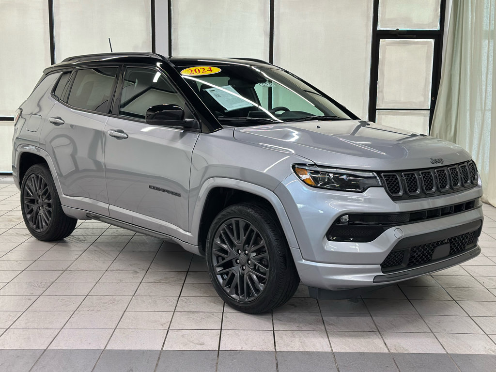 Used 2024 Jeep Compass Limited w/ High Altitude Package AWD/4WD image 1