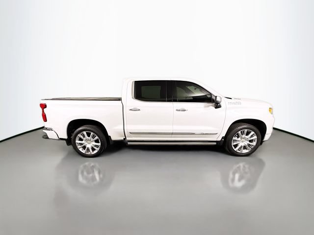 Used 2025 Chevrolet Silverado 1500 High Country w/ High Country Premium Package AWD/4WD image 9