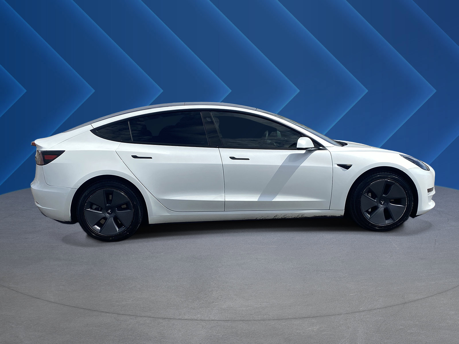 Used 2023 Tesla Model 3 Standard Range RWD image 2