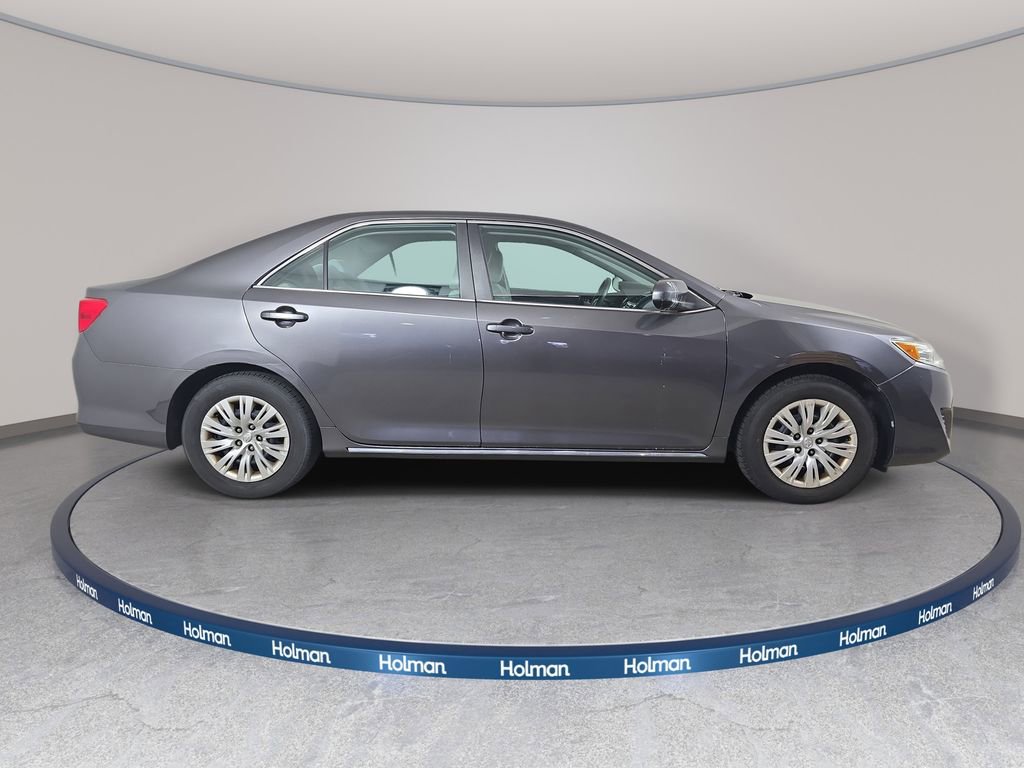 Used 2014 Toyota Camry LE image 5