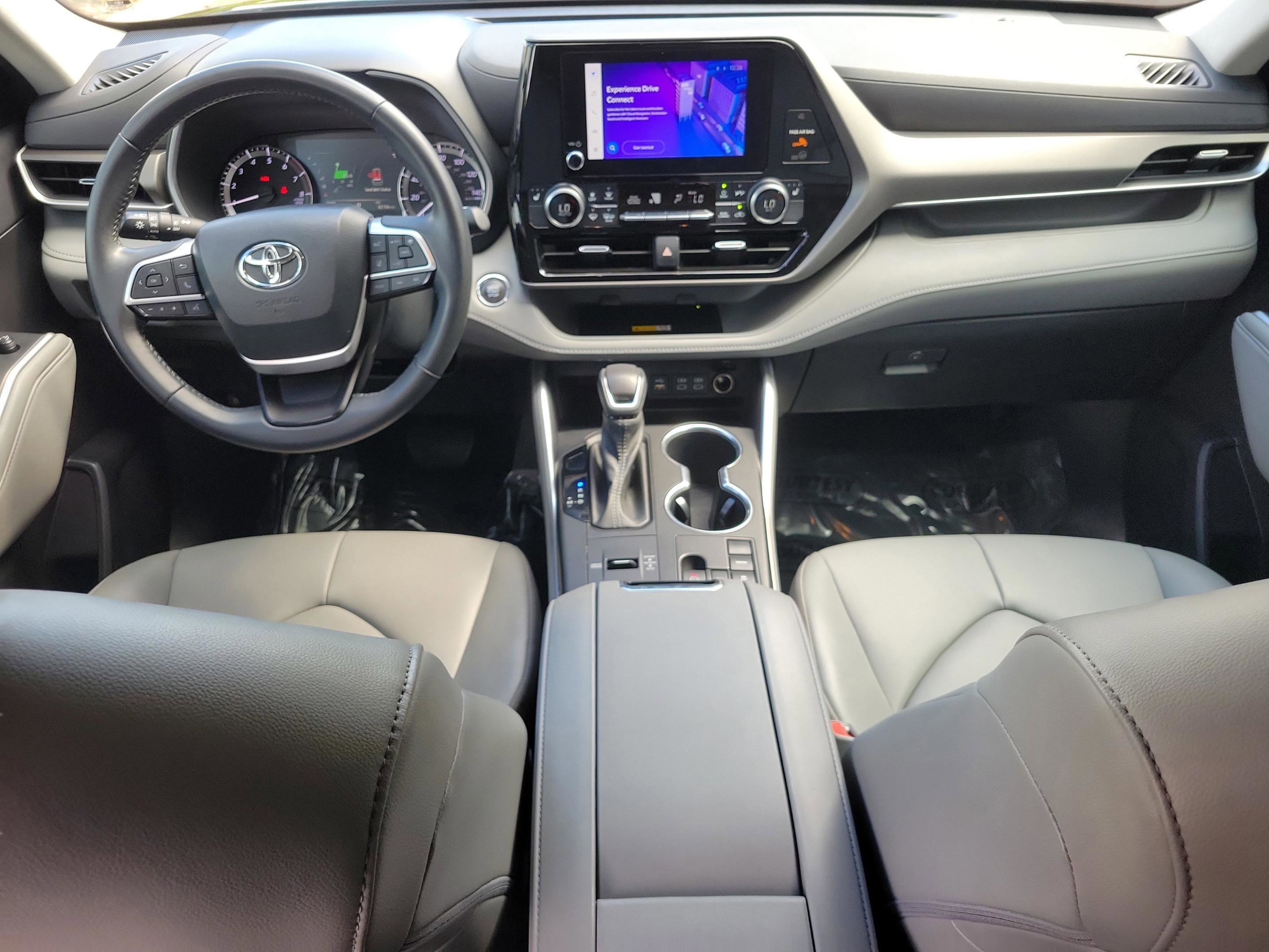 Used 2023 Toyota Highlander XLE image 9