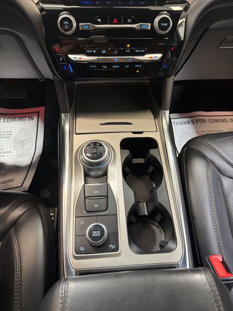 Used 2023 Ford Explorer Platinum w/ Technology Package AWD/4WD image 35