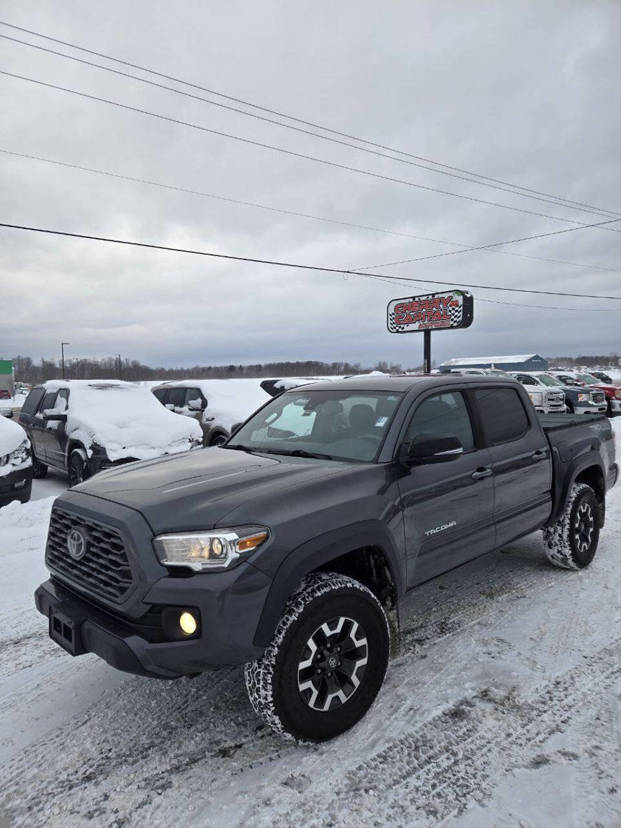 Used 2020 Toyota Tacoma TRD Off-Road w/ Technology Package image 2