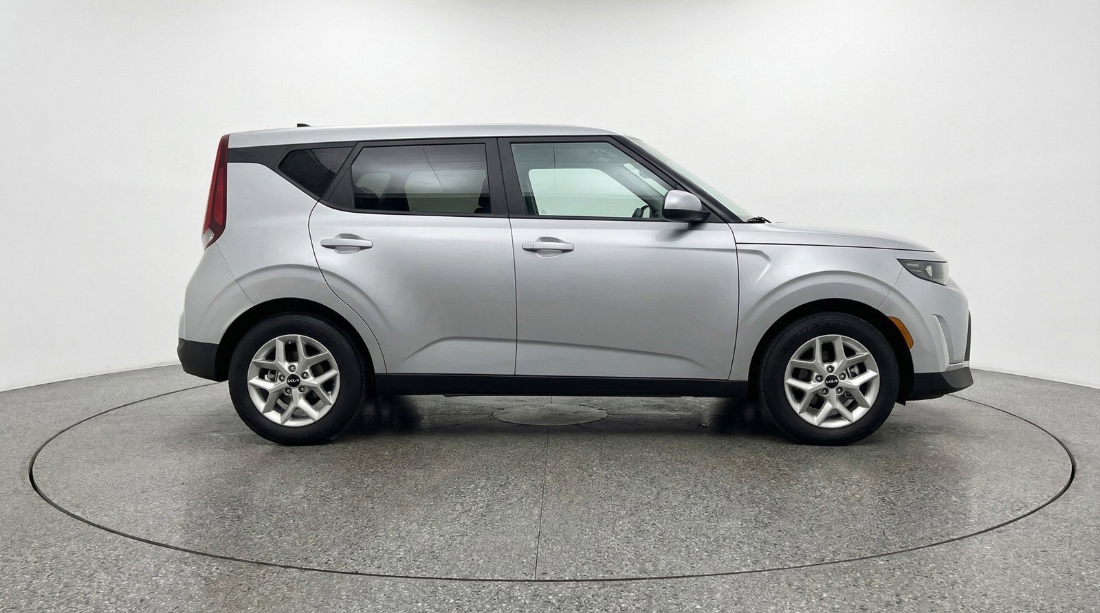 Used 2025 Kia Soul LX w/ LX Technology Package image 11