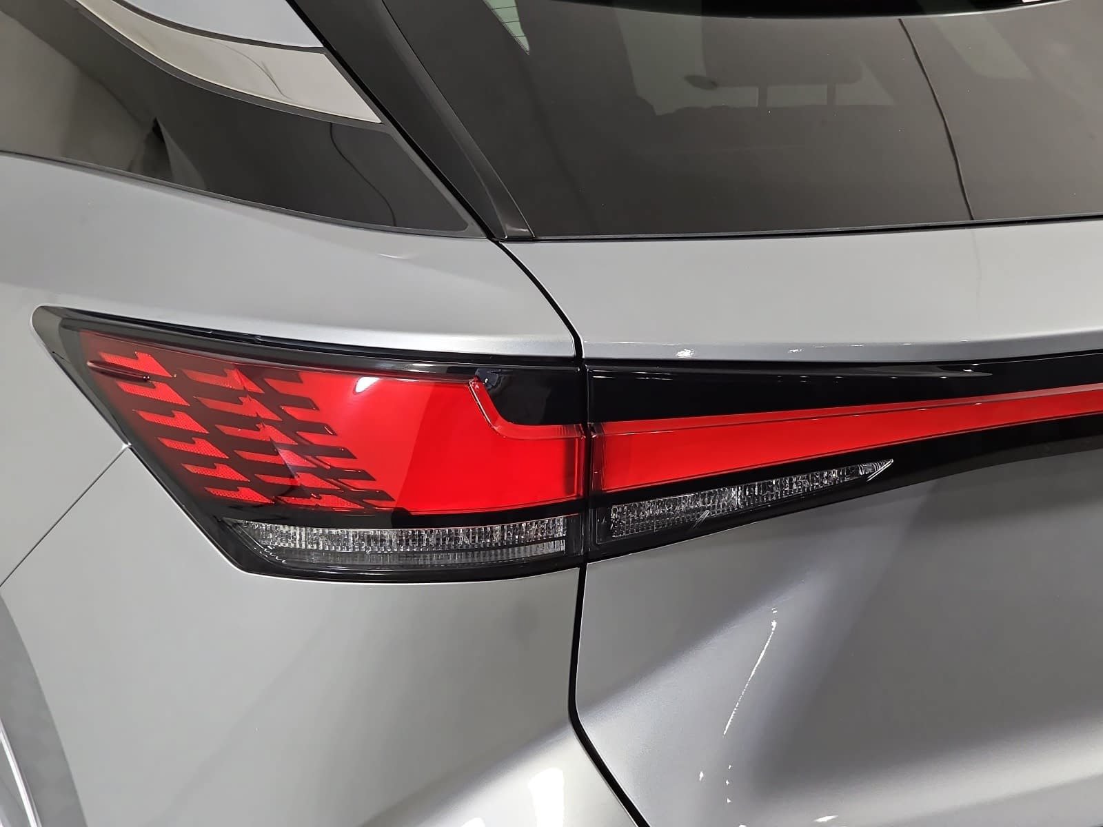 Used 2023 Lexus RX 350 F Sport w/ Accessory Package (Z1) AWD/4WD image 31