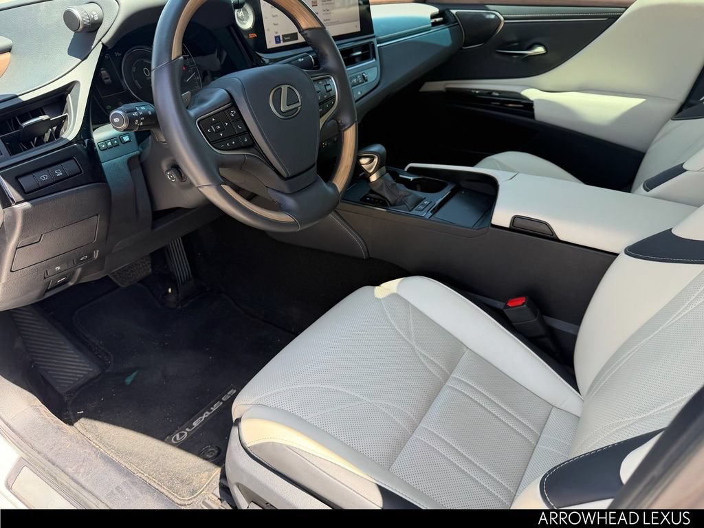 Used 2024 Lexus ES 300h Ultra Luxury w/ Accessory Package (Z1) FWD image 21