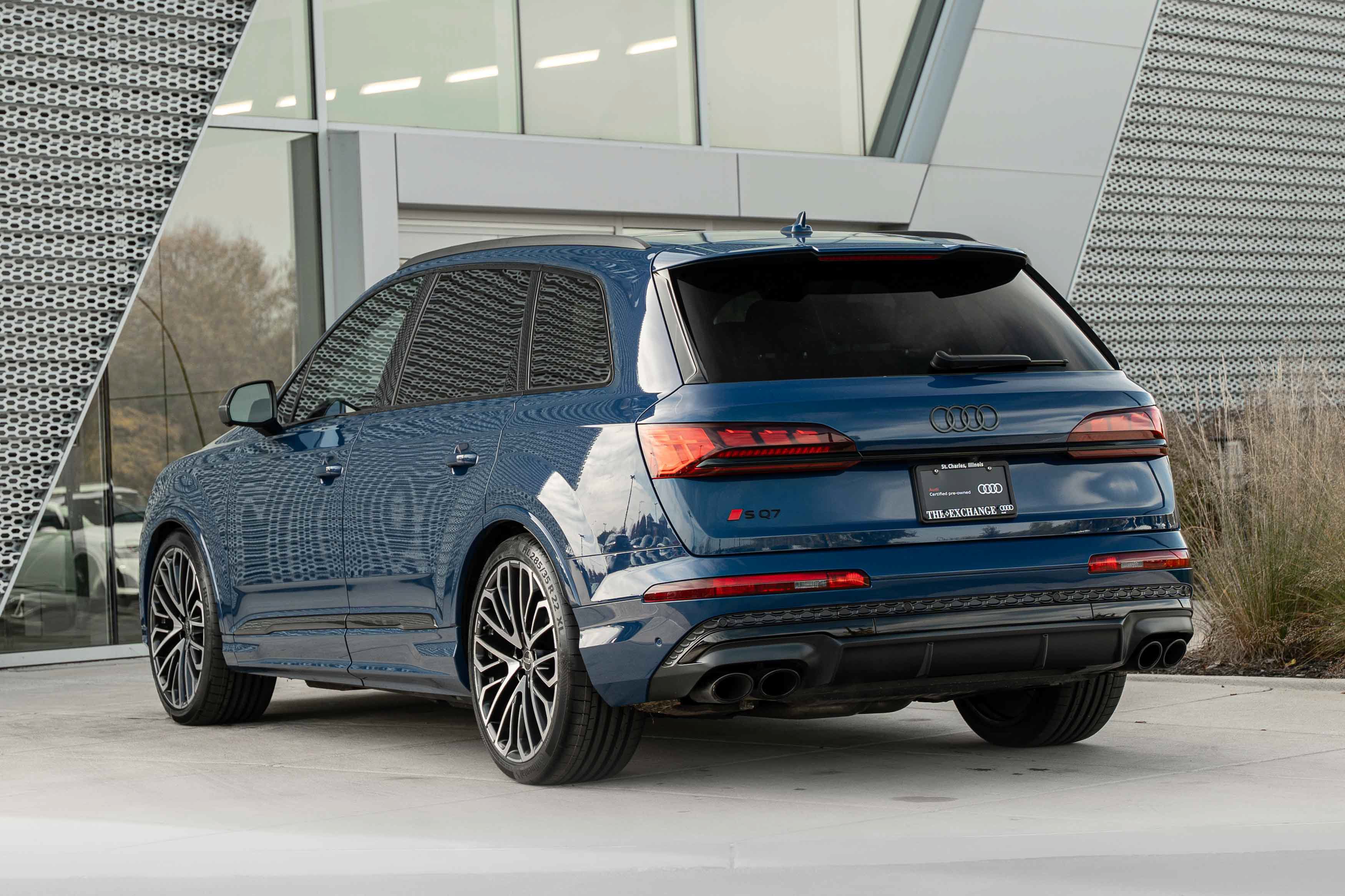Certified 2025 Audi SQ7 Prestige AWD/4WD image 5