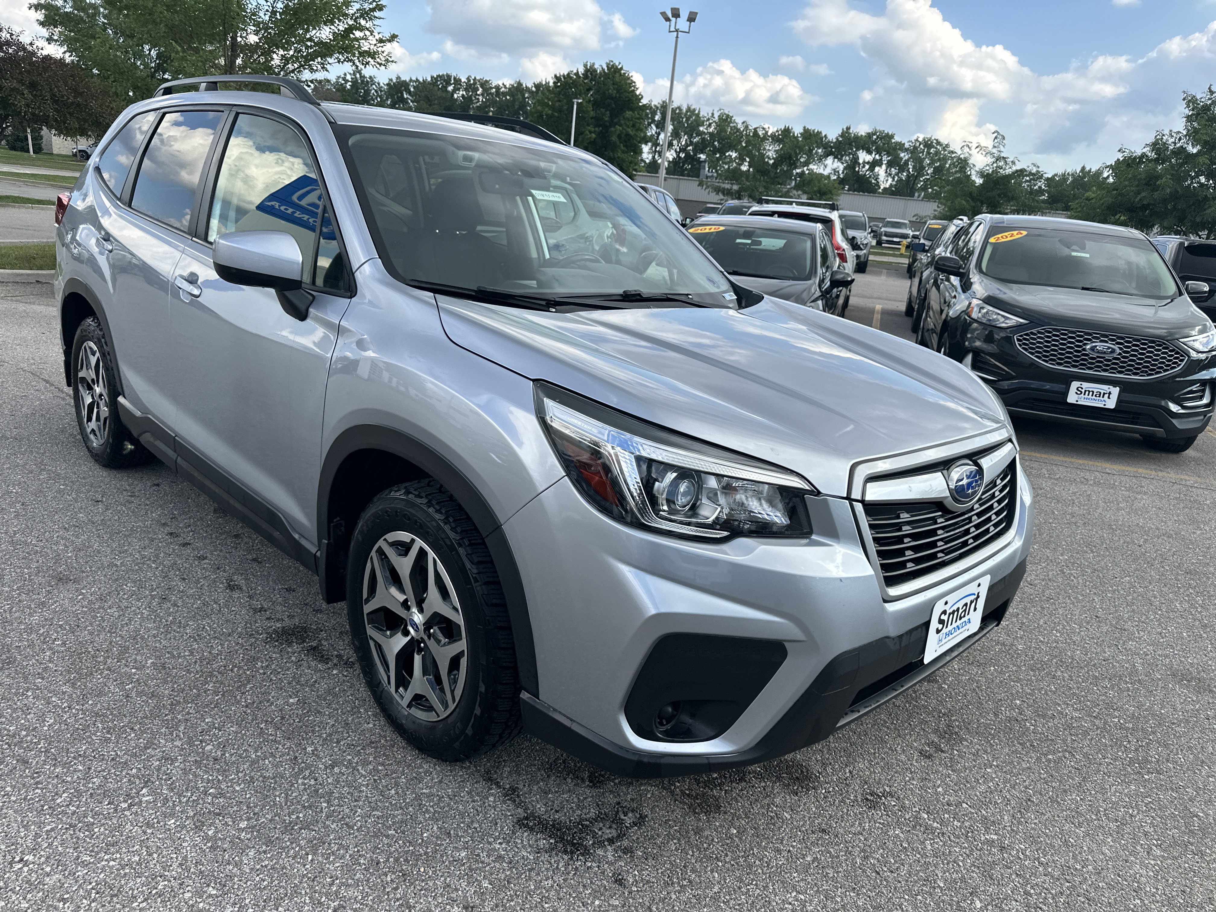 Used 2019 Subaru Forester Premium AWD/4WD image 2