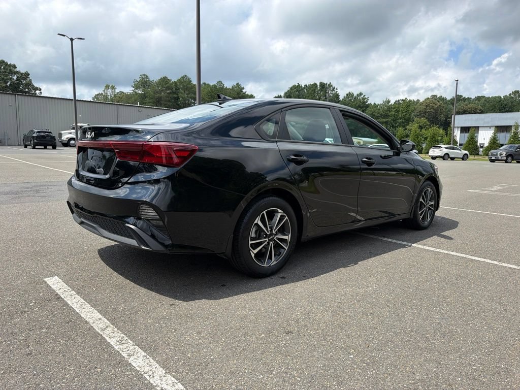 Certified 2024 Kia Forte LXS FWD image 5
