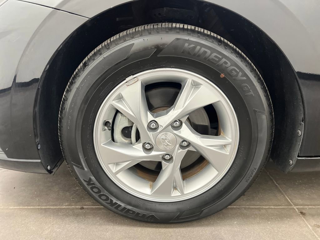 Used 2023 Hyundai Elantra SE w/ Cargo Package FWD image 30