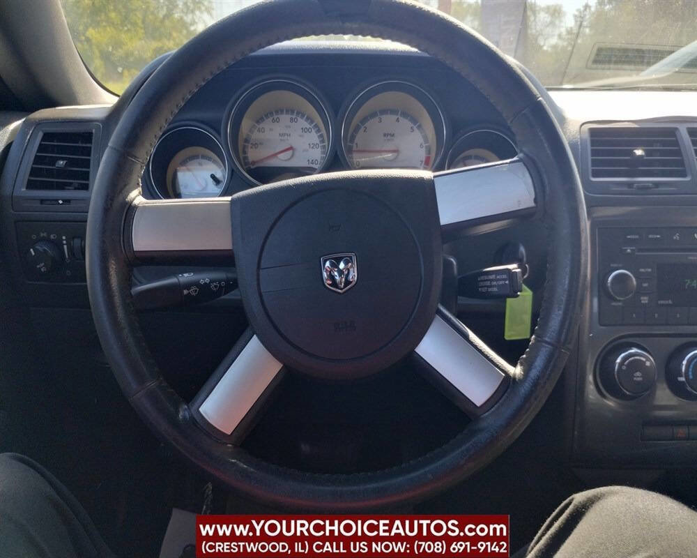 Used 2010 Dodge Challenger SE image 18