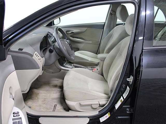 Used 2010 Toyota Corolla LE FWD image 11