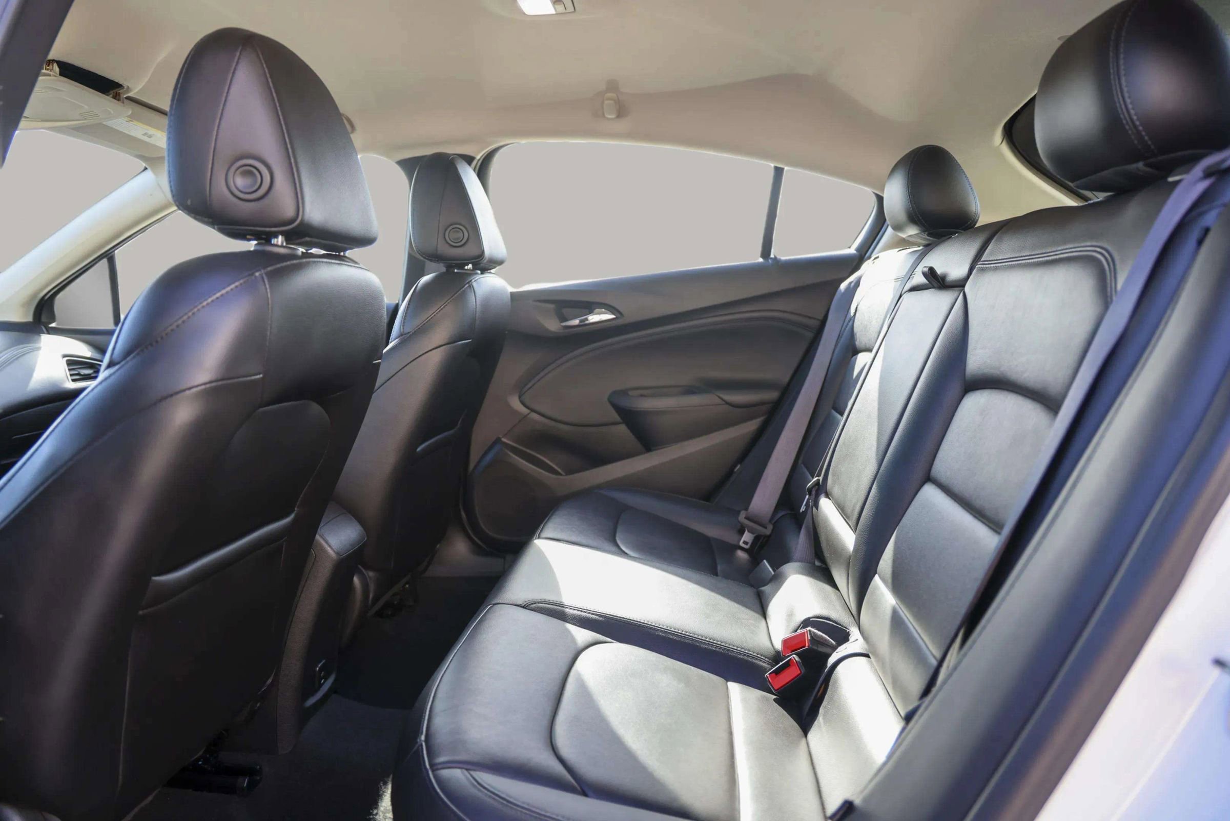 Used 2017 Chevrolet Cruze Premier image 28