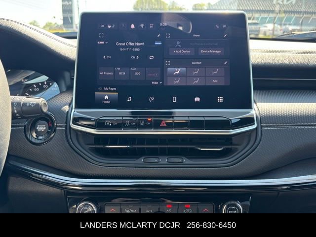 Used 2024 Jeep Compass Latitude w/ Sun and Sound Group AWD/4WD image 28