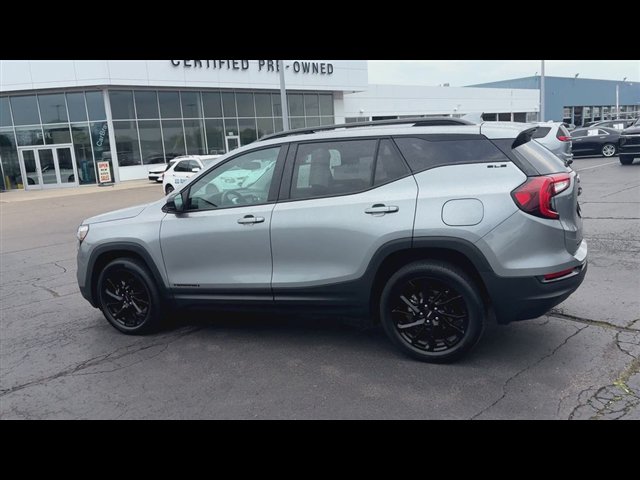 Certified 2023 GMC Terrain SLE w/ Driver Convenience Package AWD/4WD image 6
