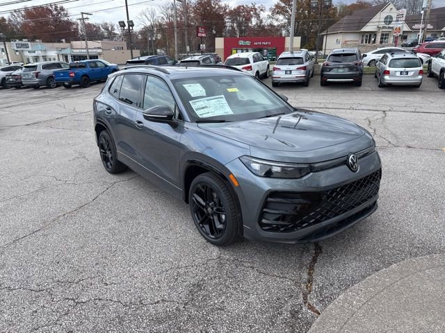 New 2026 Volkswagen Tiguan SE R-Line image 5