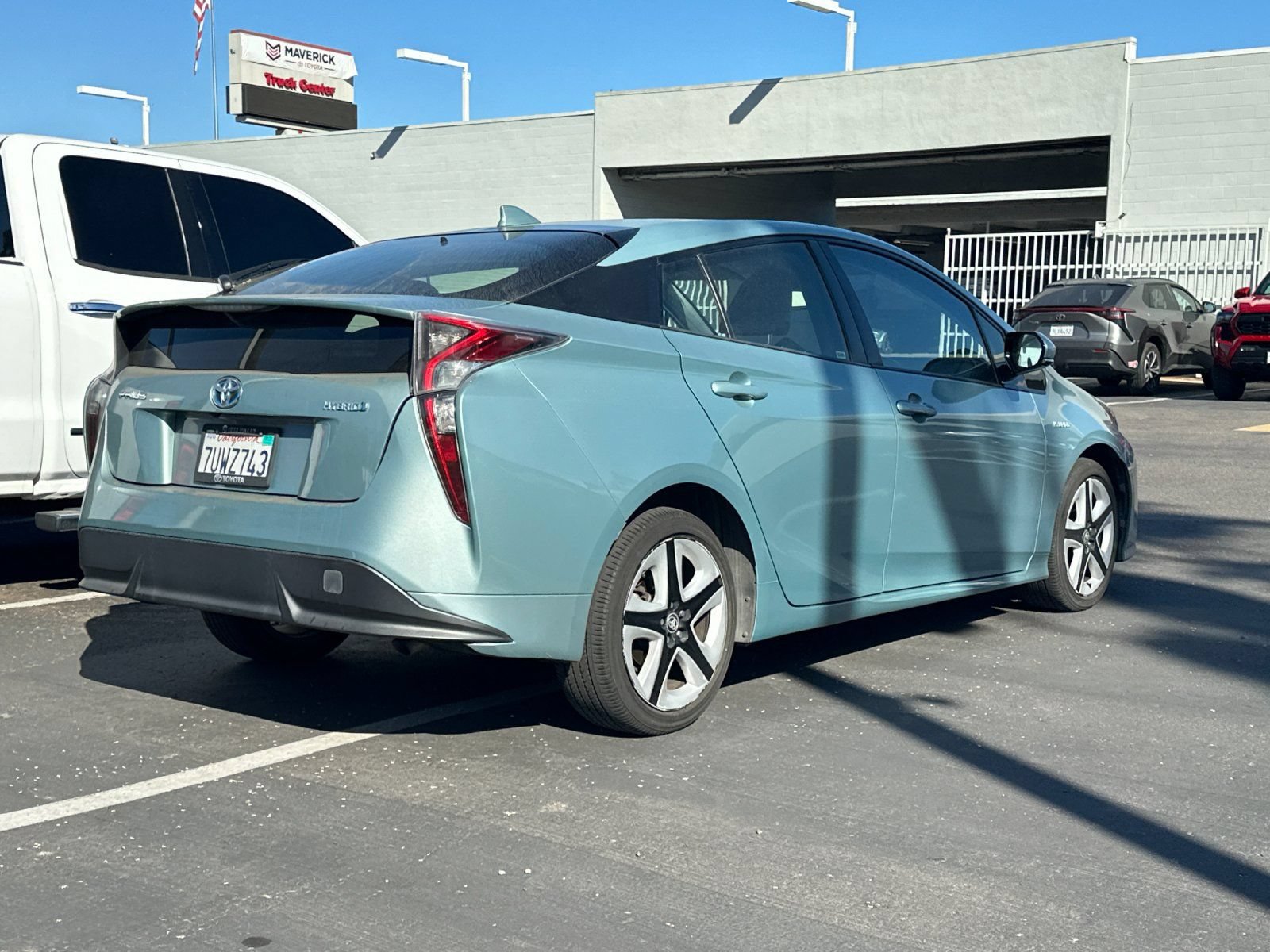 Used 2016 Toyota Prius Four Touring FWD image 2